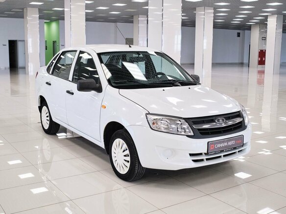 2013 Lada (ВАЗ) Granta I, белый, 375000 рублей - вид 2