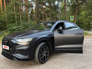 2020 Audi Q8 55 TFSI I (4M), чёрный, 7200000 рублей, вид 3