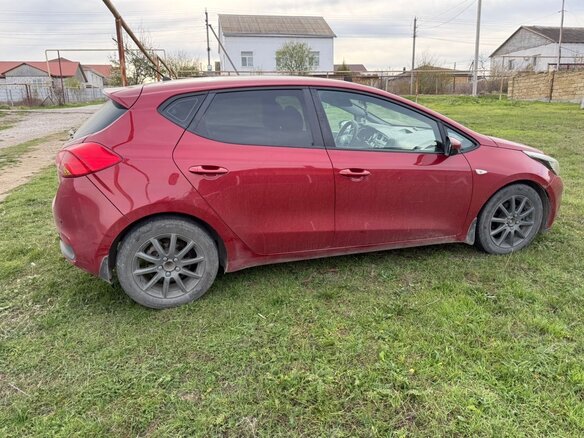 2013 Kia Ceed II, красный, 950000 рублей - вид 14