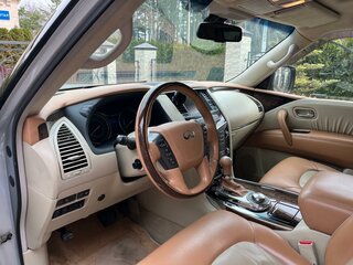2011 Infiniti QX56 II, серебристый, 1400000 рублей, вид 3
