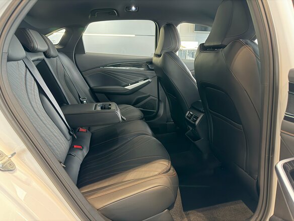2026 Geely Preface I, белый - вид 5