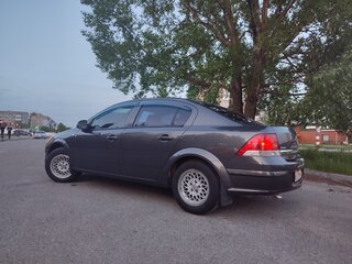 2011 Opel Astra H Рестайлинг, серый, 550000 рублей, вид 4