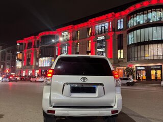 2010 Toyota Land Cruiser Prado 150 Series, белый, 2700000 рублей, вид 4