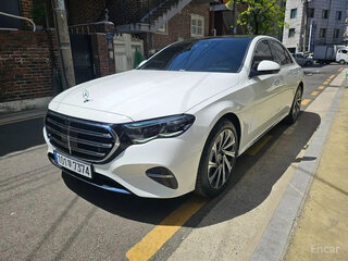 2026 Mercedes-Benz E-Класс 300 VI (W214, S214), белый, 9300000 рублей, вид 1