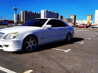 2001 Mercedes-Benz S-Класс 500 Long IV (W220), белый, 5000000 рублей, вид 1
