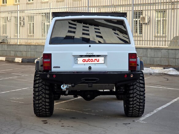 1993 Jeep Cherokee II (XJ), белый, 3000000 рублей - вид 3
