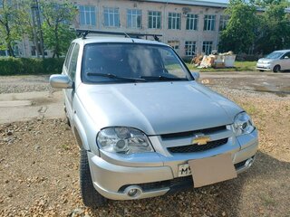 2005 Chevrolet Niva I, серебристый, 380000 рублей, вид 2