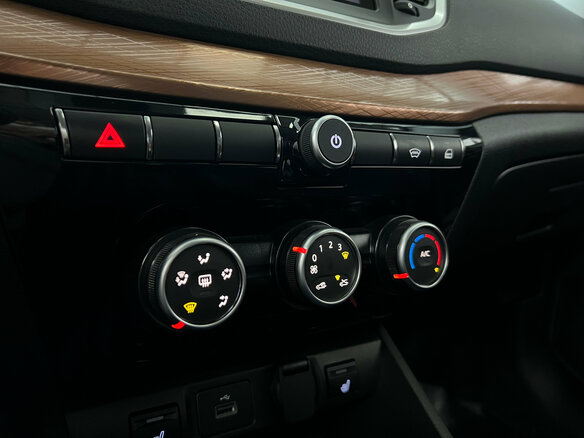 2024 Lada (ВАЗ) Vesta Cross I Рестайлинг (NG), коричневый, 1350000 рублей - вид 13
