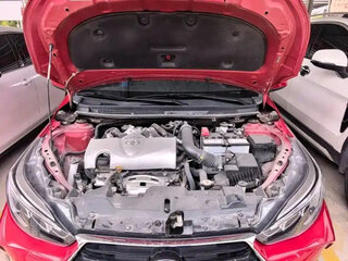 2021 Toyota Yaris L X XP150 Рестайлинг, красный, 1300205 рублей, вид 4