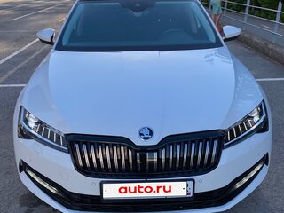 2021 Skoda Superb III Рестайлинг, белый, 3500000 рублей, вид 4