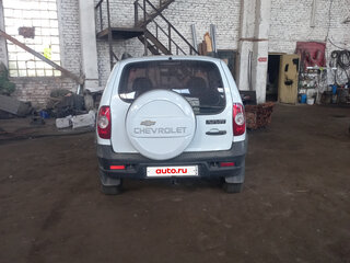 2009 Chevrolet Niva I Рестайлинг, белый, 620000 рублей, вид 3