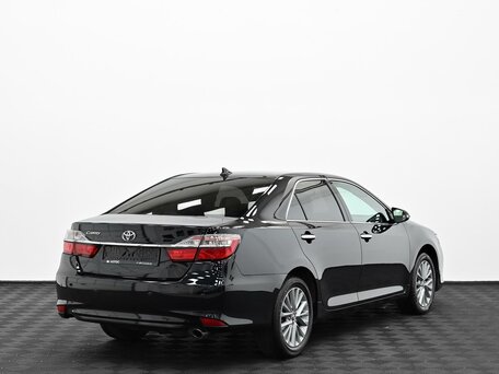 2017 Toyota Camry VII (XV50) Рестайлинг 2, чёрный, 1895000 рублей, вид 2