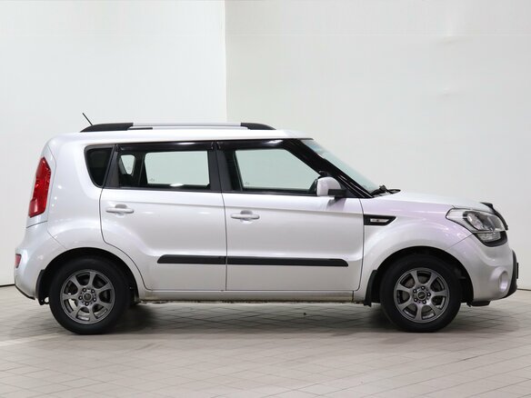 2012 Kia Soul I Рестайлинг, серебристый, 885000 рублей - вид 3