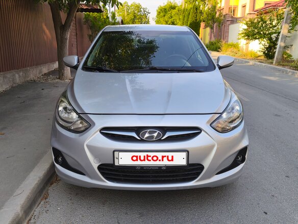 2011 Hyundai Solaris I, серебристый, 630000 рублей - вид 1