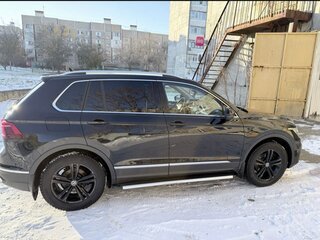 2021 Volkswagen Tiguan II Рестайлинг, чёрный, 2790000 рублей, вид 3