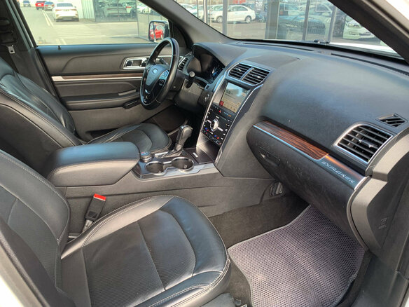 2019 Ford Explorer V Рестайлинг 2, белый, 2320000 рублей - вид 7