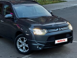 2013 Mitsubishi Outlander III, серый, 1400000 рублей, вид 4