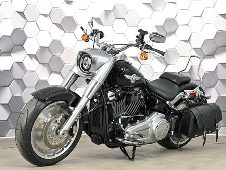 2018 Harley-Davidson Fat Boy, чёрный, 1779000 рублей, вид 2