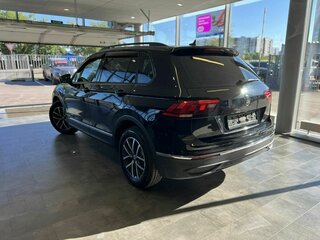 2021 Volkswagen Tiguan II Рестайлинг, чёрный, 3110000 рублей, вид 4
