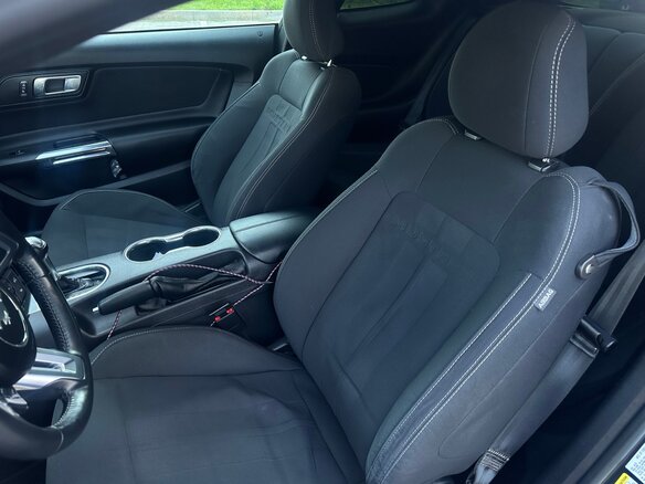 2021 Ford Mustang VI Рестайлинг, чёрный, 1999000 рублей - вид 16
