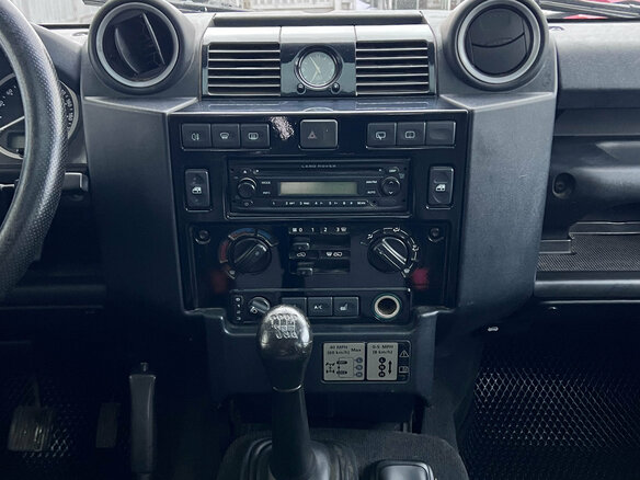 2011 Land Rover Defender 90 I Рестайлинг, чёрный - вид 8