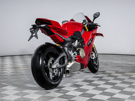 2025 Ducati Panigale V4, красный, 3650000 рублей, вид 5
