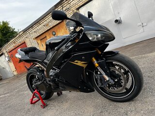 2008 Yamaha YZF-R1, чёрный, 630000 рублей, вид 2
