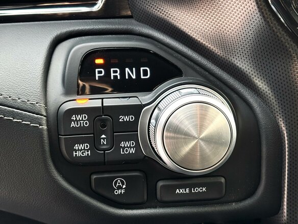 2026 Ram 1500 Crew Cab V Рестайлинг, серебристый, 9492000 рублей - вид 19