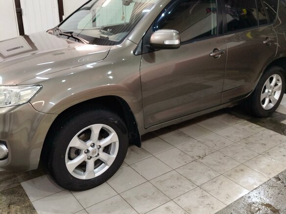 2010 Toyota RAV4 III (XA30) Рестайлинг, золотистый, 1250000 рублей - вид 2