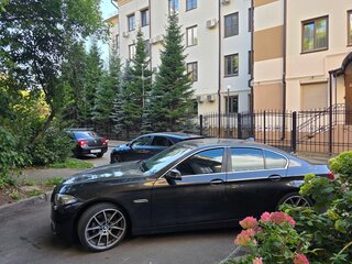 2013 BMW 5 серии 520i VI (F10/F11/F07) Рестайлинг, чёрный, 1812000 рублей, вид 3