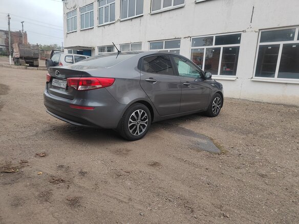 2016 Kia Rio III Рестайлинг, серый, 1200000 рублей - вид 5