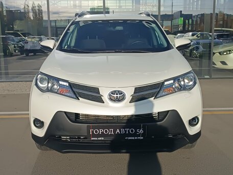 2015 Toyota RAV4 IV (XA40), белый, 1800000 рублей, вид 3