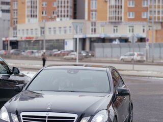 2010 Mercedes-Benz E-Класс 250 5G-Tronic IV (W212, S212, C207), чёрный, 1550000 рублей, вид 2