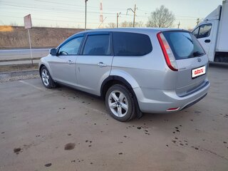 2010 Ford Focus II Рестайлинг, серебристый, 480000 рублей, вид 5