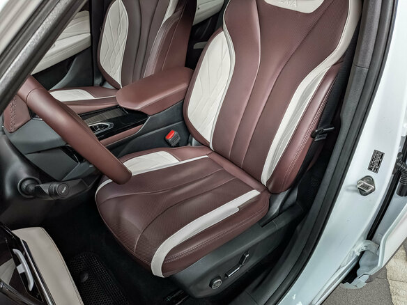 2023 Geely Monjaro I, белый, 3380000 рублей - вид 18