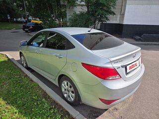 2016 Hyundai Solaris I Рестайлинг, серебристый, 800000 рублей, вид 5