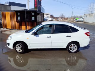 2016 Lada (ВАЗ) Granta I, белый, 320000 рублей, вид 2