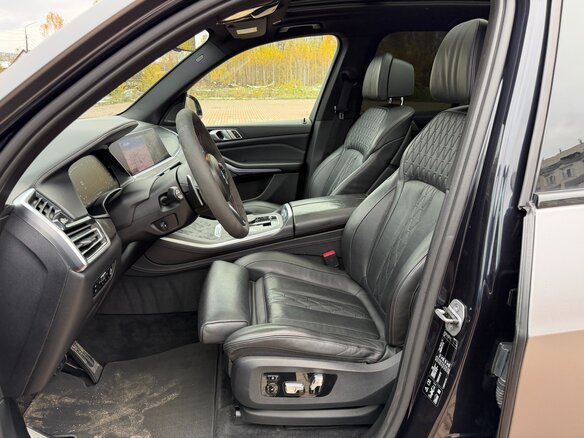 2018 BMW X5 50i IV (G05/G18), чёрный, 4700000 рублей - вид 19