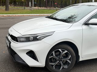 2021 Kia Cerato IV Рестайлинг, белый, 2230000 рублей, вид 4