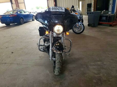 2022 Harley-Davidson Street Glide, чёрный, 1350000 рублей, вид 3
