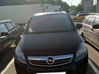 2013 Opel Zafira B Рестайлинг, чёрный, 600000 рублей, вид 1