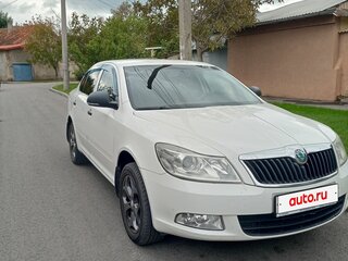 2013 Skoda Octavia II (A5) Рестайлинг, белый, 990000 рублей, вид 3