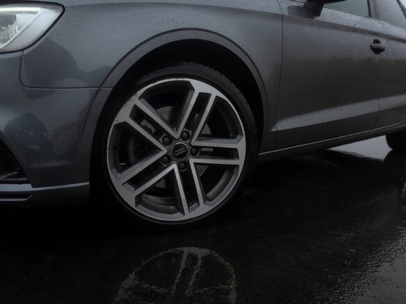 2017 Audi A3 III (8V) Рестайлинг, серебристый, 2190000 рублей - вид 17