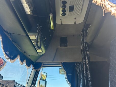 1999 Renault Premium, белый, 700000 рублей, вид 5