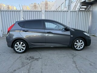 2013 Hyundai Solaris I, серый, 499000 рублей, вид 3