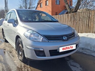 2012 Nissan Tiida I Рестайлинг, серебристый, 690000 рублей, вид 3