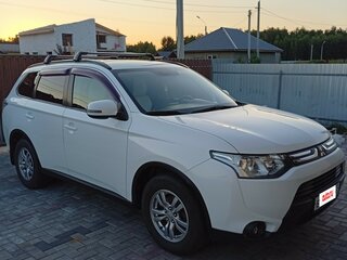 2013 Mitsubishi Outlander III, белый, 1050000 рублей, вид 2