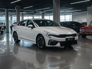 2026 Kia K5 III Рестайлинг, белый, 4900000 рублей, вид 2