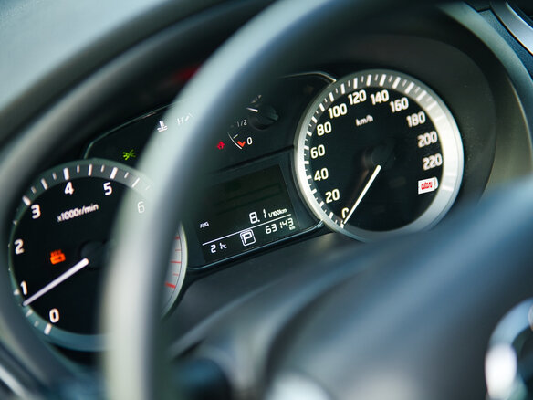 2015 Nissan Tiida II, коричневый, 1150000 рублей - вид 16
