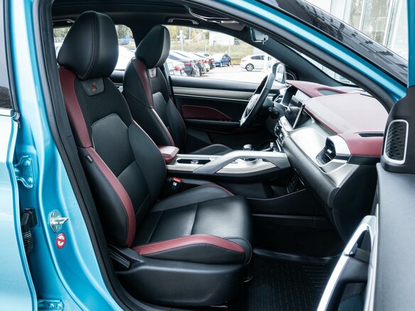 2023 Geely Coolray I, синий, 1727800 рублей - вид 7